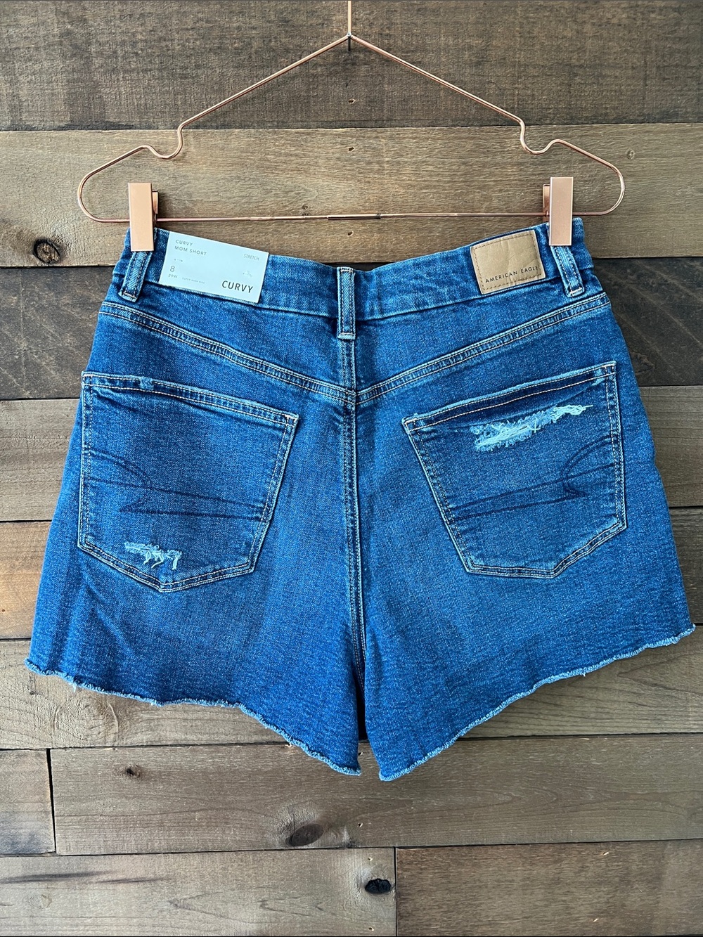 NWT American Eagle Women's Curvy Mom Distressed Denim Jean Short in Blue Size 8 - Picture 3 of 7
